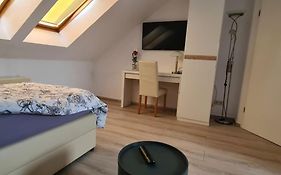 Ganze 2-Raum Ferienwohnung Links